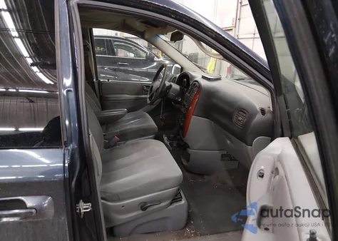 2007 Chrysler Town & Country Lx from USA, damaged, VIN 2A4GP44R17R354047